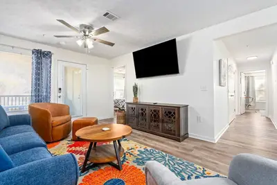 Image de New Sweet Home Au-2 Mins to Downtown & Stadium Sleeps 10