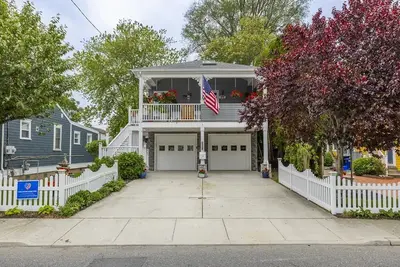 Image de One Bedroom Apartment in Center of Cape May with 5 Day Miniimum Stays