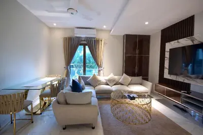 Image de 1br Apartment – Balcony Views & High-Speed Internet