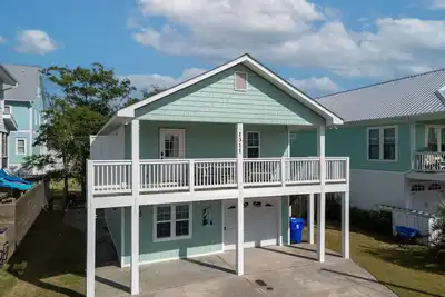 Image de Casa Bonito | 5 Bedroom 3 Bathroom Beach House