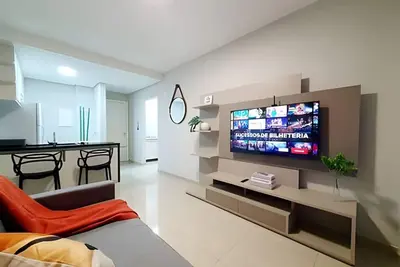 Image de 1 bedroom, stylish, club sky condo with parking space