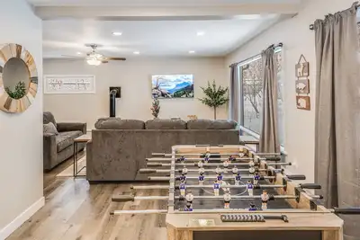 Image de 30-Day Min, Pet Friendly, Located in Downtown Whitefish, Near Beach and Golf Course!