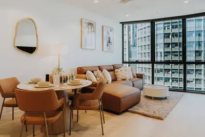 Image de Nooon Qwr | Luxe 1br w/ Stunning River View