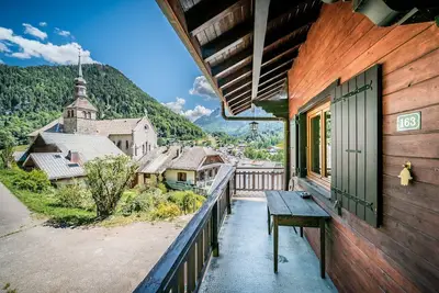 Image de Chalet \"Chez Juju\" avec vue sur les montagnes, terrasse privée et Wi-Fi