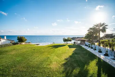 Image de Maison de campagne \"Navarino Baths\" avec vue sur la mer, Wi-Fi et climatisation