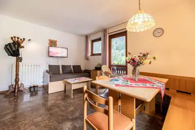 Image de Appartement 'Trilocale 7' avec jardin partagé, balcon et Wi-Fi