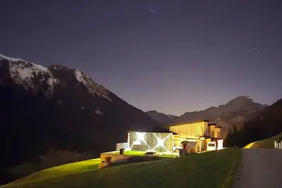 Image de Chalet 'Un Coin De Paradis' avec terrasse privée, jardin privé et Wi-Fi