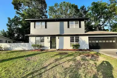 Image de 4-bedroom house in lovely Baton Rouge near Lsu with WiFi.