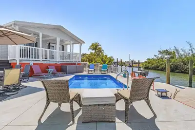 Image de Tangerine Dream, 2/2 Pool Home in St. James City!