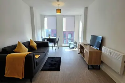 Image de 1 Bed-Sleeps 2-Private Balcony-10 min City Centre