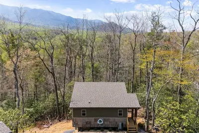 Hot Tub Micro Cabin #7 | 24 min to Gatlinburg