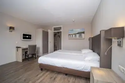 Image de Seaside Retreat: Pool, Beach Access, Kids’ Playground, and Onsite Dining