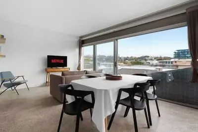 Image de Vibrant 2br Loft 1-Min Walk to Bondi Beach