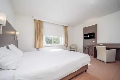 Image de Refresh, Relax, Repeat: Your Comfortable Hideaway in Waalwijk