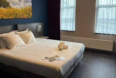 Image de Contemporary Hotel with Easy Access to Breda and Rotterdam! Indoor Pool!