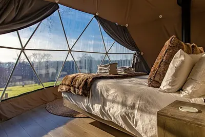 Image de Chalet au Kent avec Jacuzzi et Vue