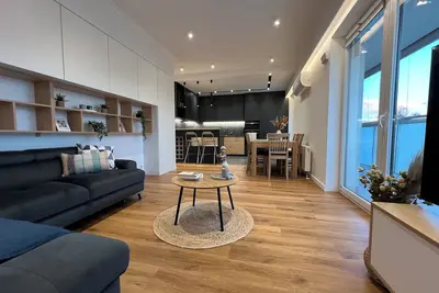 Image de Luxury Apartment in the City Center I Air-condition, Parking, Balcony, Atlas Arena