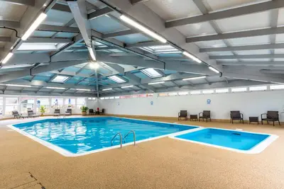 Image de Lodge Ă Whitsand Bay avec Spa & Vue Mer