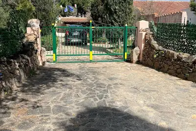 Image de Villa, direct access to the sea, with exclusive 2000sqm park, 3 bedrooms, 2 bathrooms.
