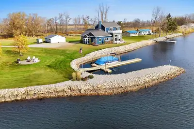 Image de This house is a 3 bedroom(s), 2 bathrooms, located in Oconto, Wi.