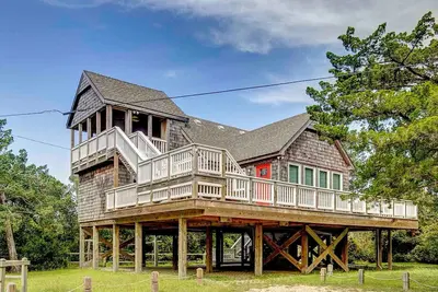 Image de Sandpiper Cottage - Fabulous home with expansive deck