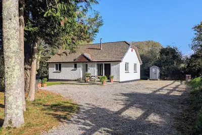 Image de Pine Croft Cottage - sleeps 4, tucked away in the woodland, 5 minutes from beach