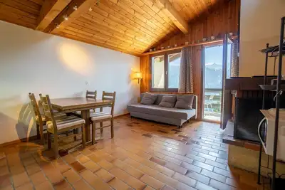 Image de L'appartement se situe aux Arsets - à env. 1, 5 km de départ du téléski des Fracherets reliant le dom