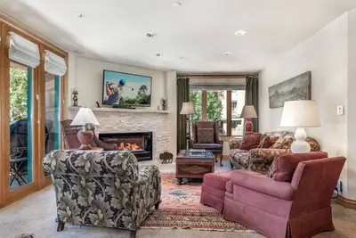 Image de Ski in/ski out 3br condo in Beaver Creek Village - excellent mountain views!