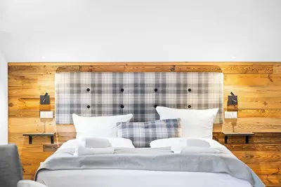 Image de Large Deluxe Suite | Pool & Sauna and mountain view