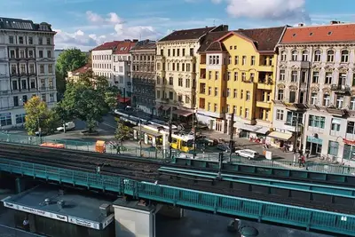 Image de Stylish 4-Bedroom Apartment in the Heart of Prenzlauer Berg