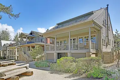 Image de Seabrook's The Coastal Living House: Oceanfront, Hot Tub & Sauna, Dog Friendly!