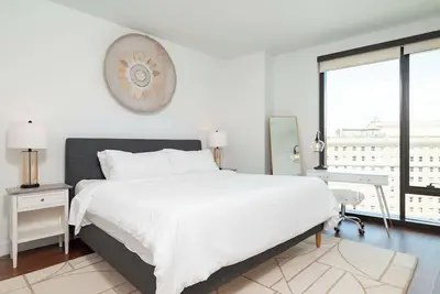 Image de Back-Bay Lux Central 2br Condo with Rooftop and Parking