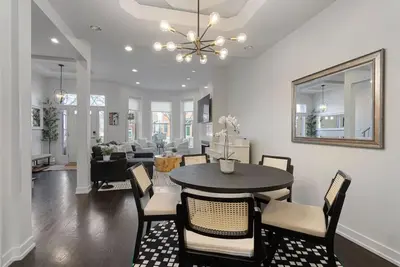 Image de Modern 4 Bed, 3. 5 Bath Home | Near Sox & McCormick