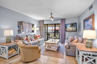 Image de Beach Walk and Bay Views, Cozy Island Escape