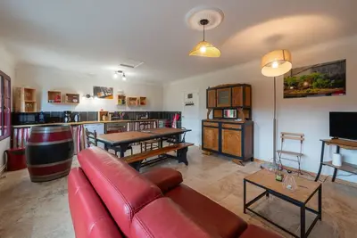 Image de Domaine Fouet - A 100m du Domaine, visite de cave et dégustation gratuite