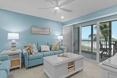 Image de Gulf-Front Bliss Awaits – Newly Renovated Sanibel Surfside Escape