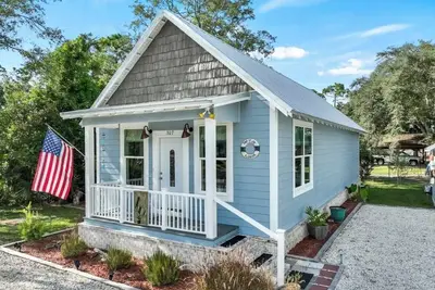 Cozy Cottage | Bay View | Boat Parking | Sleeps 6