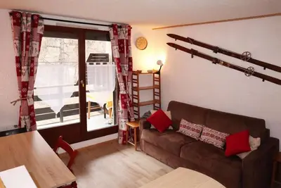 Image de À 10m des pistes de ski, 2ème étage, balcon, casier à ski, 24m², Les Orres