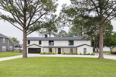 Image de Spacious 6-bedroom house with WiFi and Ac in awesome Gun Barrel City Boat Cletes