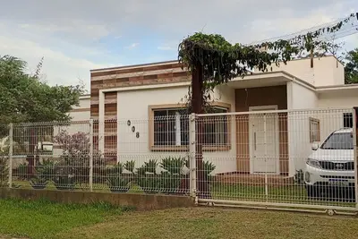 Image de Entire House Canto Grande - 3 Bedrooms - 11 People - Swimming Pool - 200m from the beach