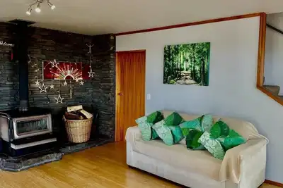 Image de Fab 4-bedroom 44a estate - sleeps 14 - Motueka Valley - your own nature reserve!