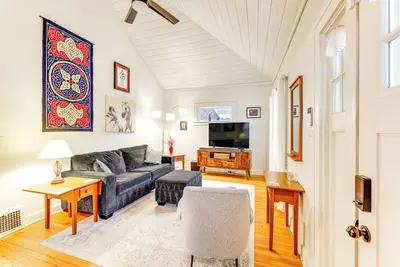 Image de 6 Mi to Dtwn: Home w/ Deck & Yard in Kansas City