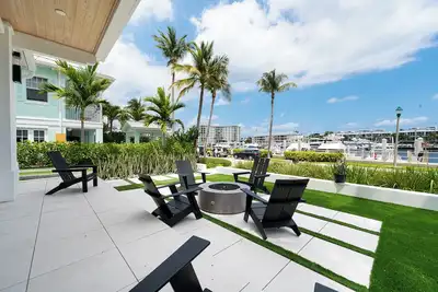 Image de Luxurious Residence with Marina View in Delray Beach!