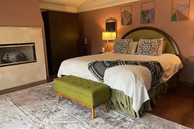 Image de Pool Retreat w/ Lounge Vibes By HomeSlice Stays
