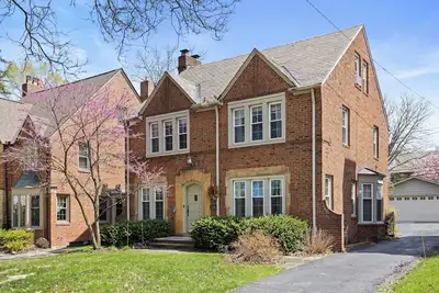 Image de Family Friendly Home, Sleeps 12, 10 min to Cleveland Clinic. Space for Many!