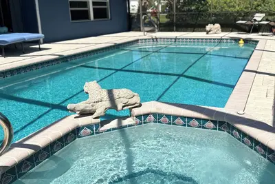 Image de Le Bleu Charming Poolside Retreat/Close to beach