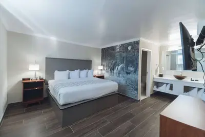 Image de King Suite at Equus Inn, Pet-friendly, Free Parking and Breakfast