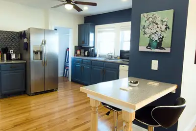 Image de Bright & Spacious Boston Retreat