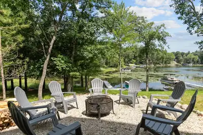 Image de City Detox- Hot Tub, SUPs, Kayaks, Firepit, Chill
