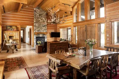 Image de Rmr: Lazy Bear Lodge in Wilson, Wy